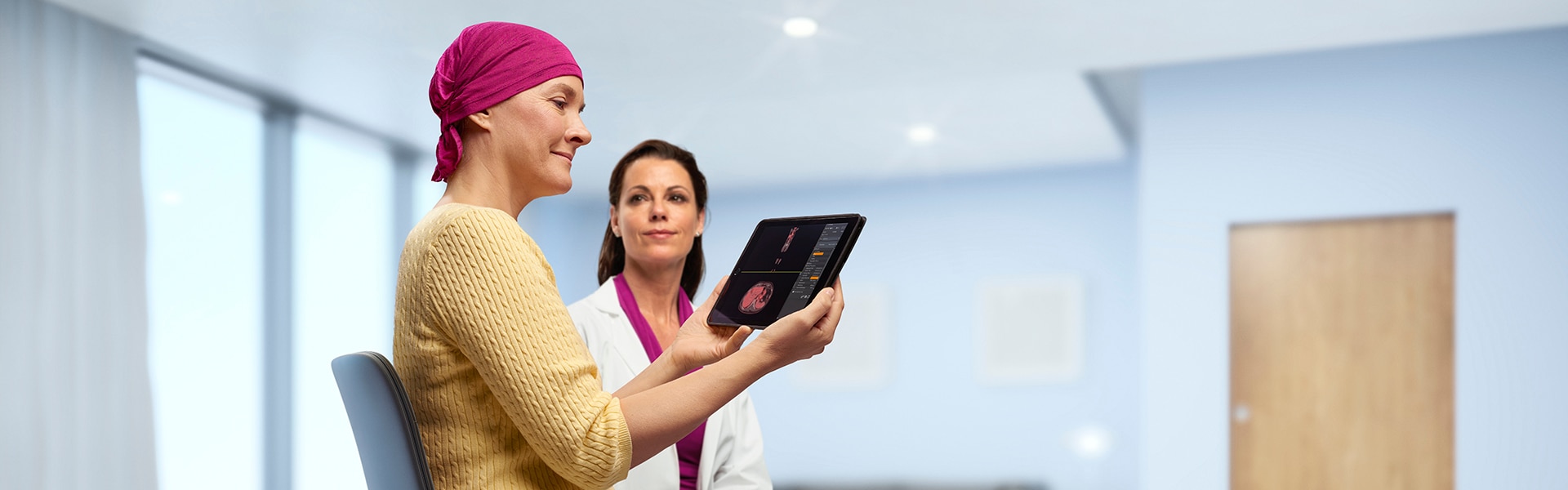 Paciente revisando su diagnóstico